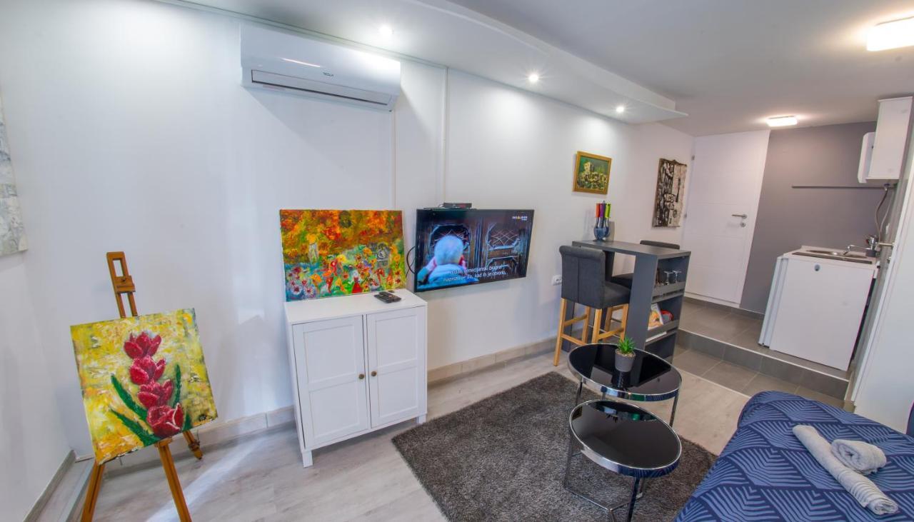 Apartment Gallery *